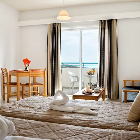 Sunny Hill Aparthotel 3*