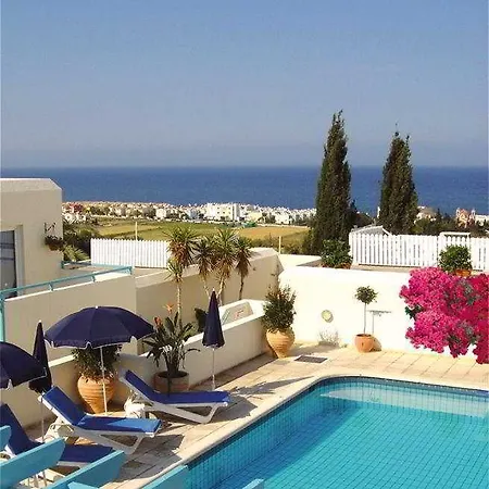 Sunny Hill Aparthotel 3*