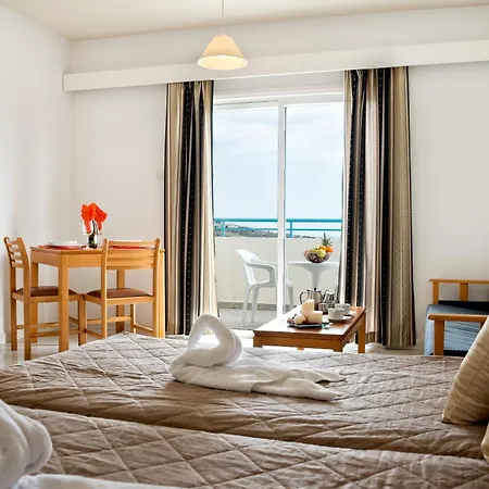 Sunny Hill Aparthotel 3*