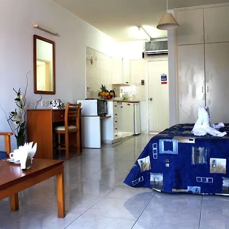 Sunny Hill Aparthotel 3*