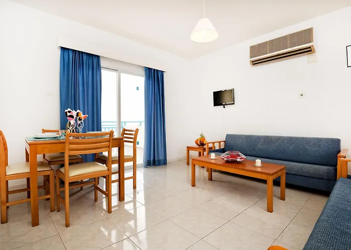 Sunny Hill Apartmanhotel