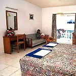 Sunny Hill 3*