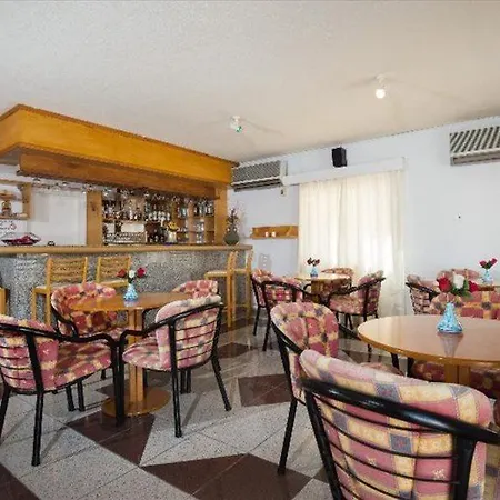 Sunny Hill Ξενοδοχείο με διαμερίσματα