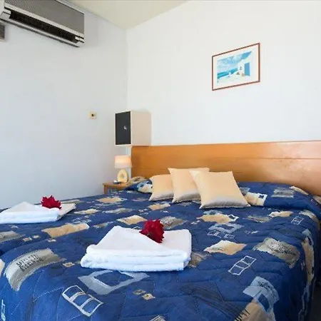 Sunny Hill 3*