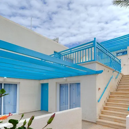 صني هيل للشقق الفندقية 3* Klorakas