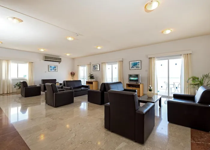 Hotel apartamentowy Sunny Hill Klorakas